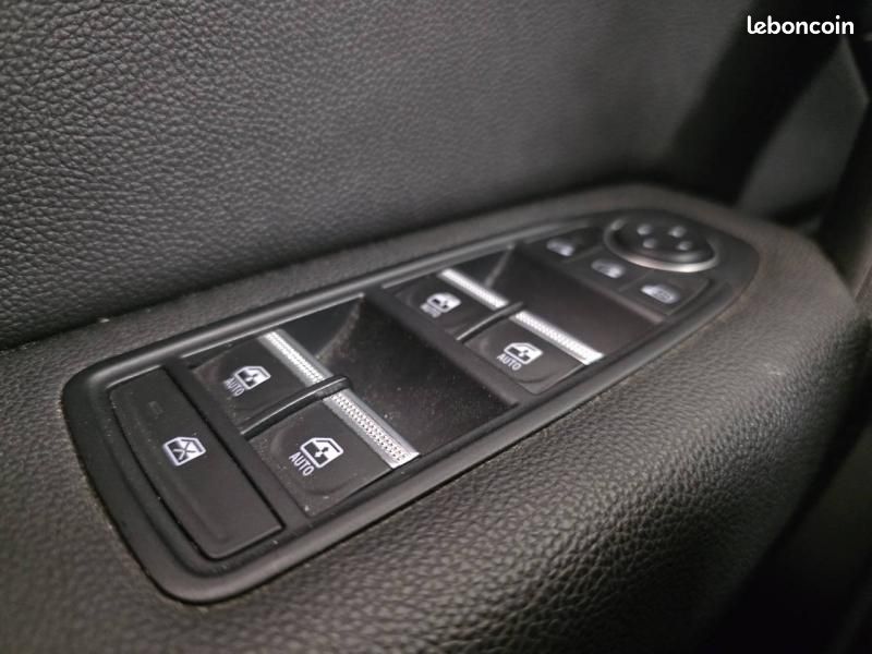 Renault Captur 1.6 E-Tech hybride rechargeable 160ch Intens -21 (image 18)