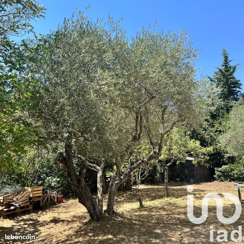 Terrain 800 m² · à Signes · 800 m² · 168 000 €