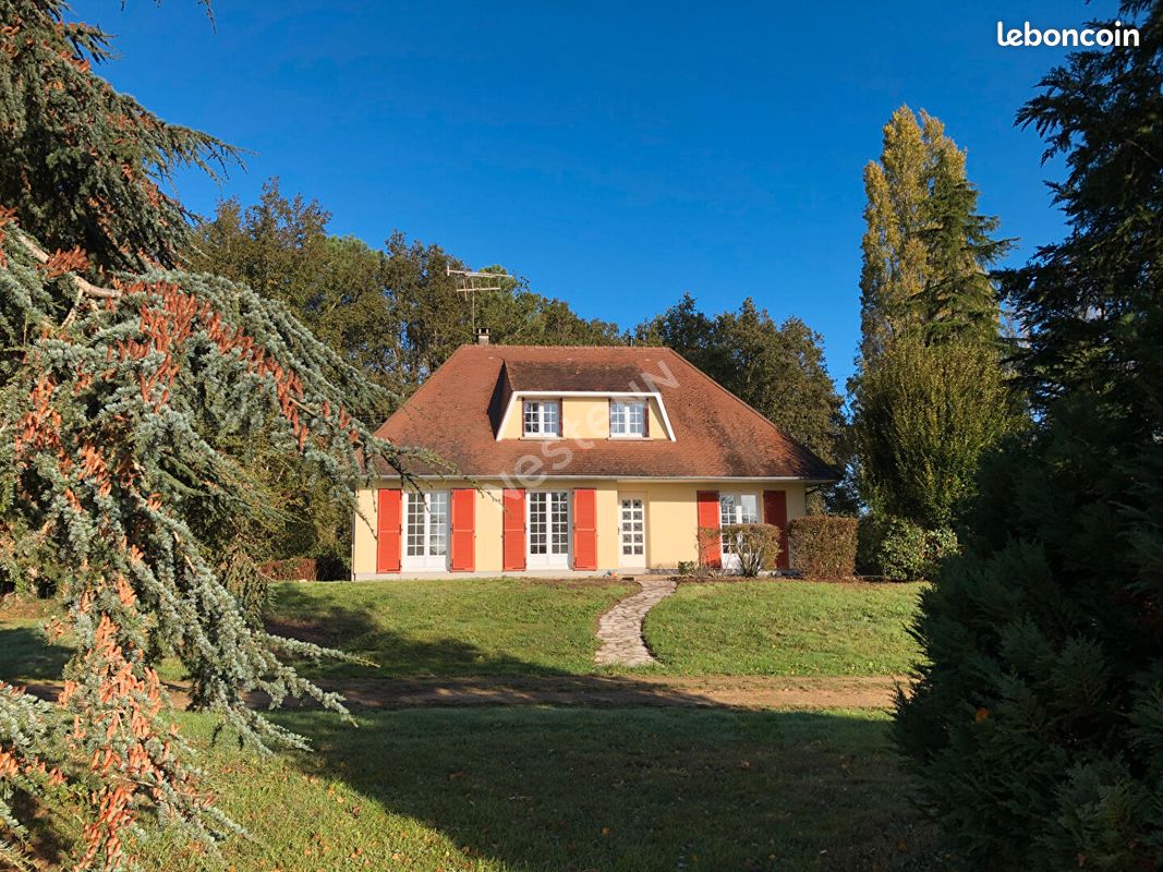 Maison 8 pièces 155 m² · à La Flèche · 155 m² · 1 300 €/mois