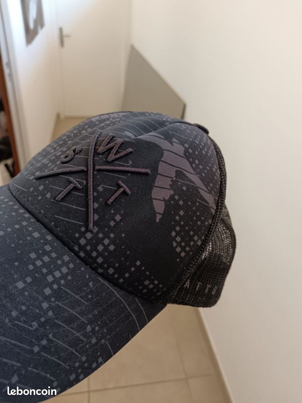 Casquette noire Watts superbe état nickel (image 2)