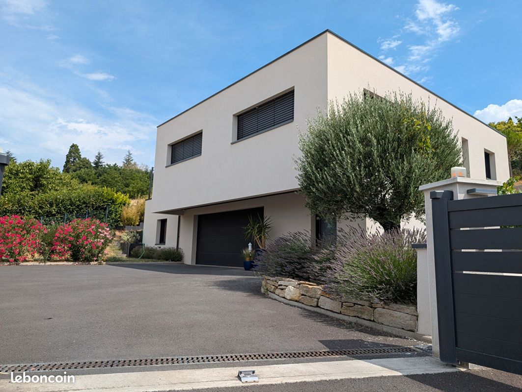 Maison 6 pièces 144 m² · à Veyre-Monton · 144 m² · 540 000 €