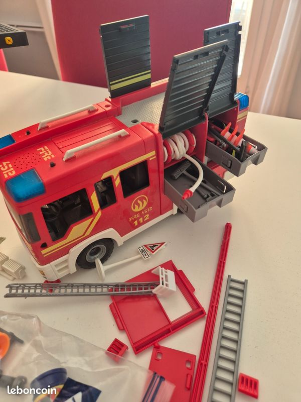 Lot Playmobil pompiers (image 2)