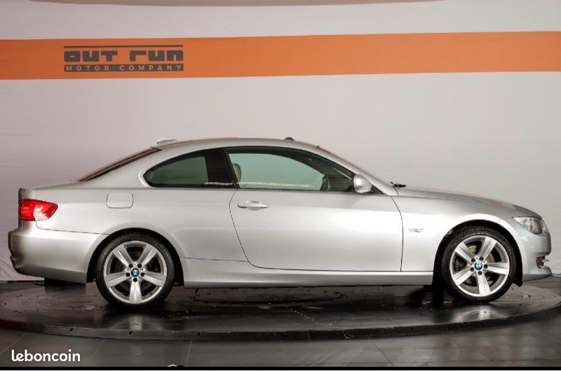 BMW 330xd 330d e92 coupé 3.0 245 N57 / TOIT OUVRANT / CT OK / SUIVI OK (image 3)