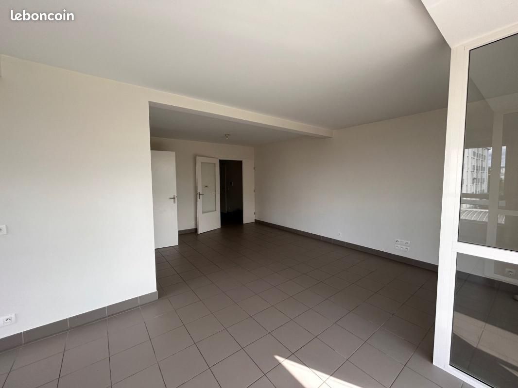 Appartement a louer saint-pierre-des-corps - 4 pièce(s) - 107 m2 - Surfyn