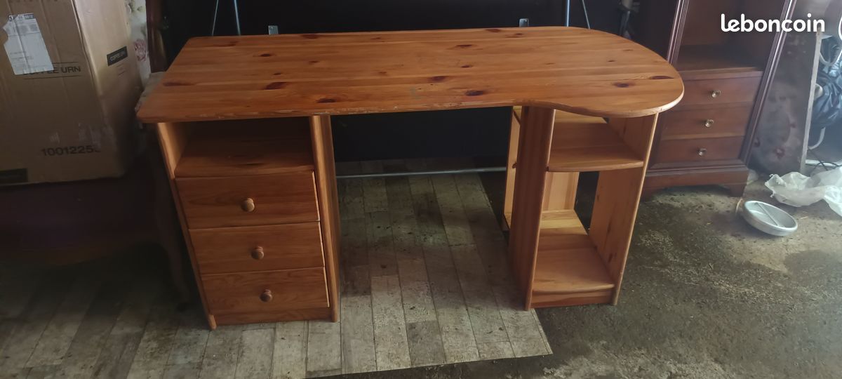 Bureau (image 1)