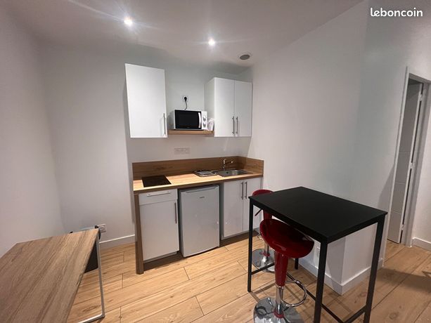 Studio 1 pièce 13 m²