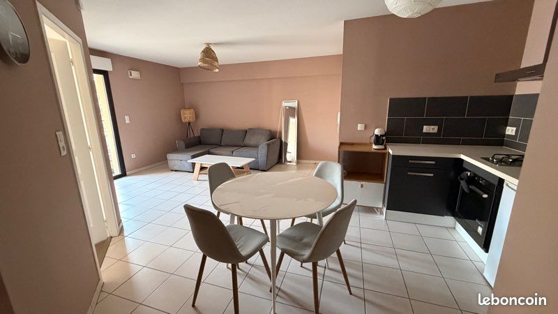 Appartement T2 meublé avec balcon et parking fermé (image 1)