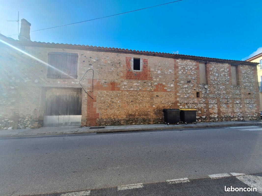 Maison 1 pièce 240 m² · à Claira · 240 m² · 45 000 €
