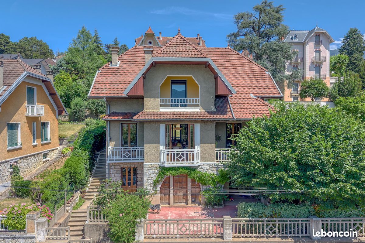 Maison 8 pièces 230 m² · à Aix-les-Bains · 230 m² · 995 000 €