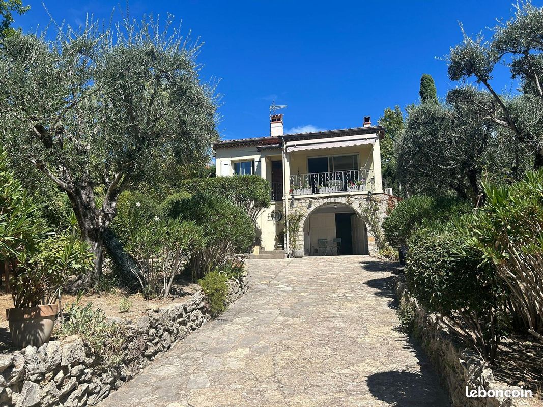 Appartement 3 pièces 100 m² · à Tourrettes · 100 m² · 495 000 €