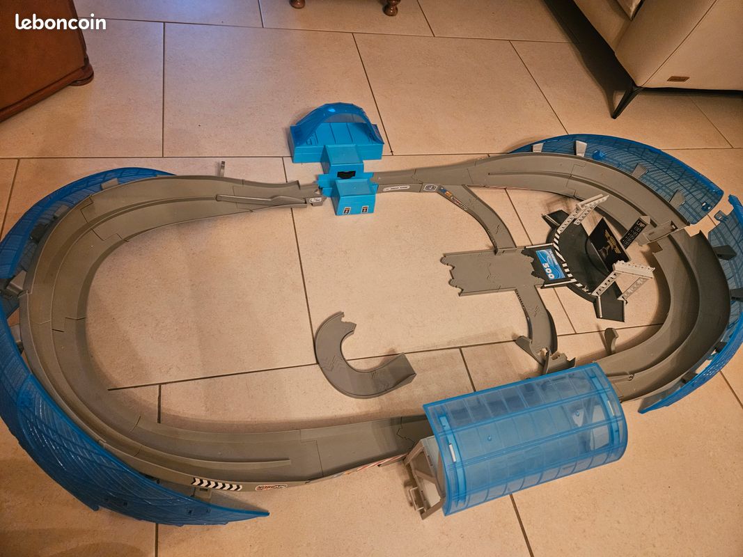 Circuit cars (image 2)