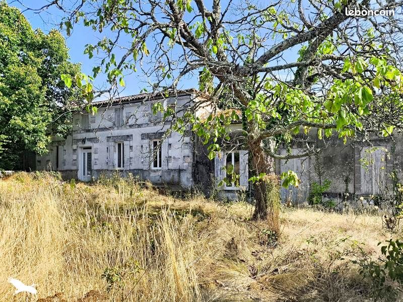 Maison 5 pièces 81 m² · au Fouilloux · 81 m² · 45 000 €