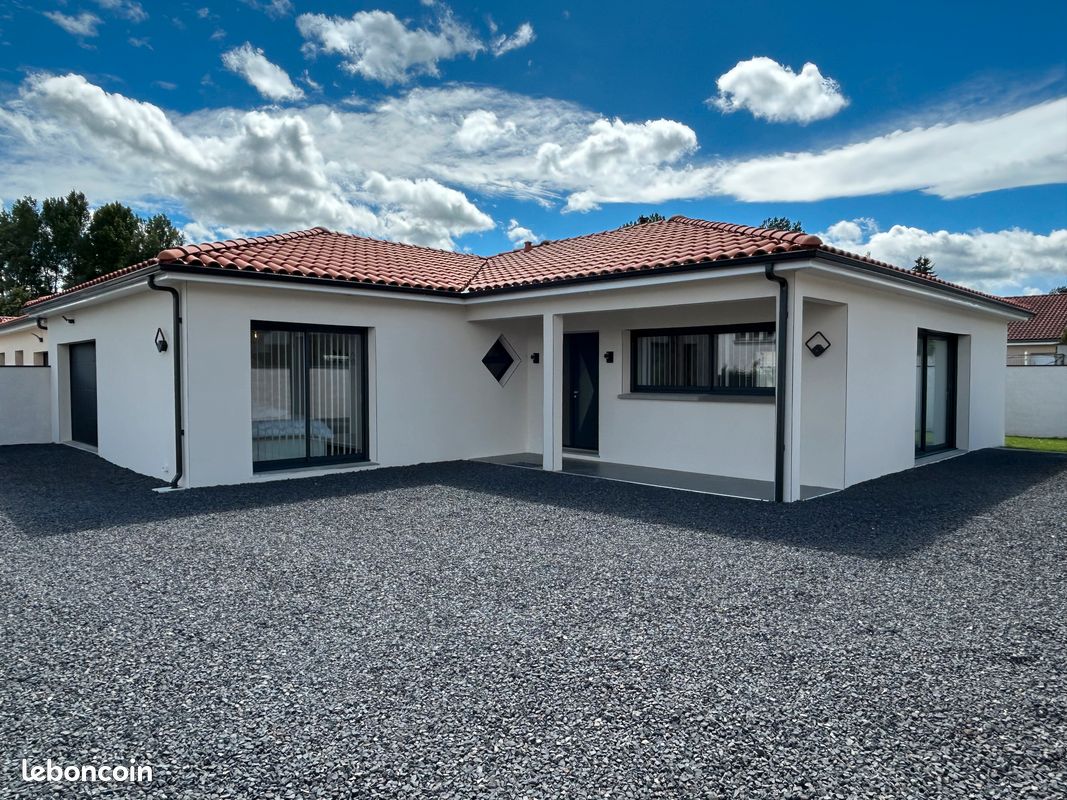 Maison 4 pièces 121 m² · à Perrier · 121 m² · 315 700 €