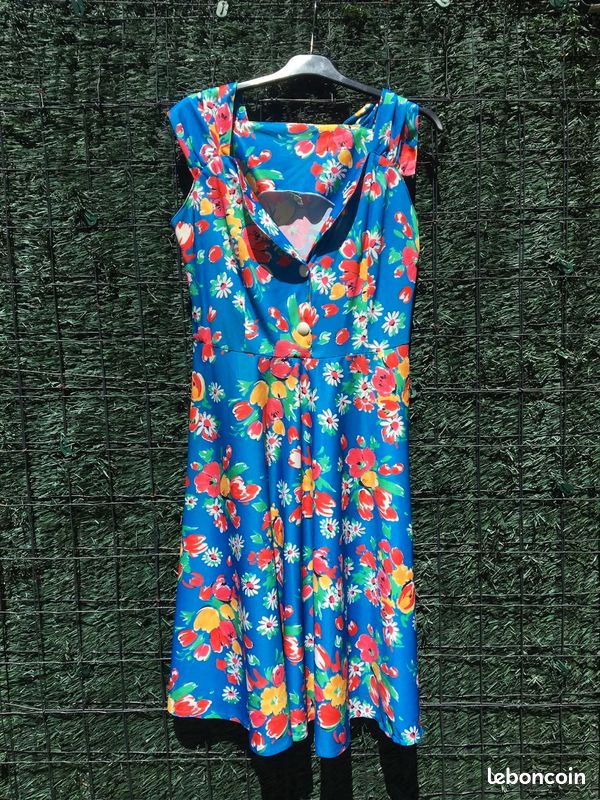 Robe vintage bleu fleuri rouge jaune blanc fleur pin up Taille :42