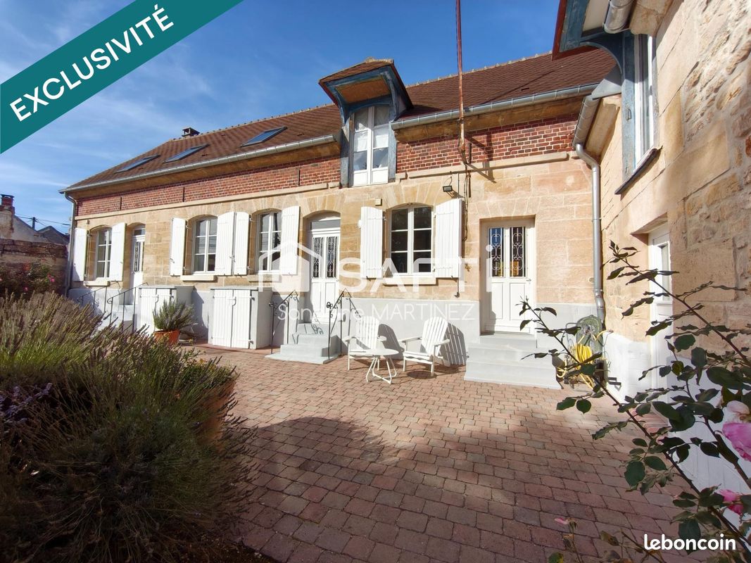 Maison 8 pièces 230 m² · à Neuilly-en-Thelle · 230 m² · 539 000 €