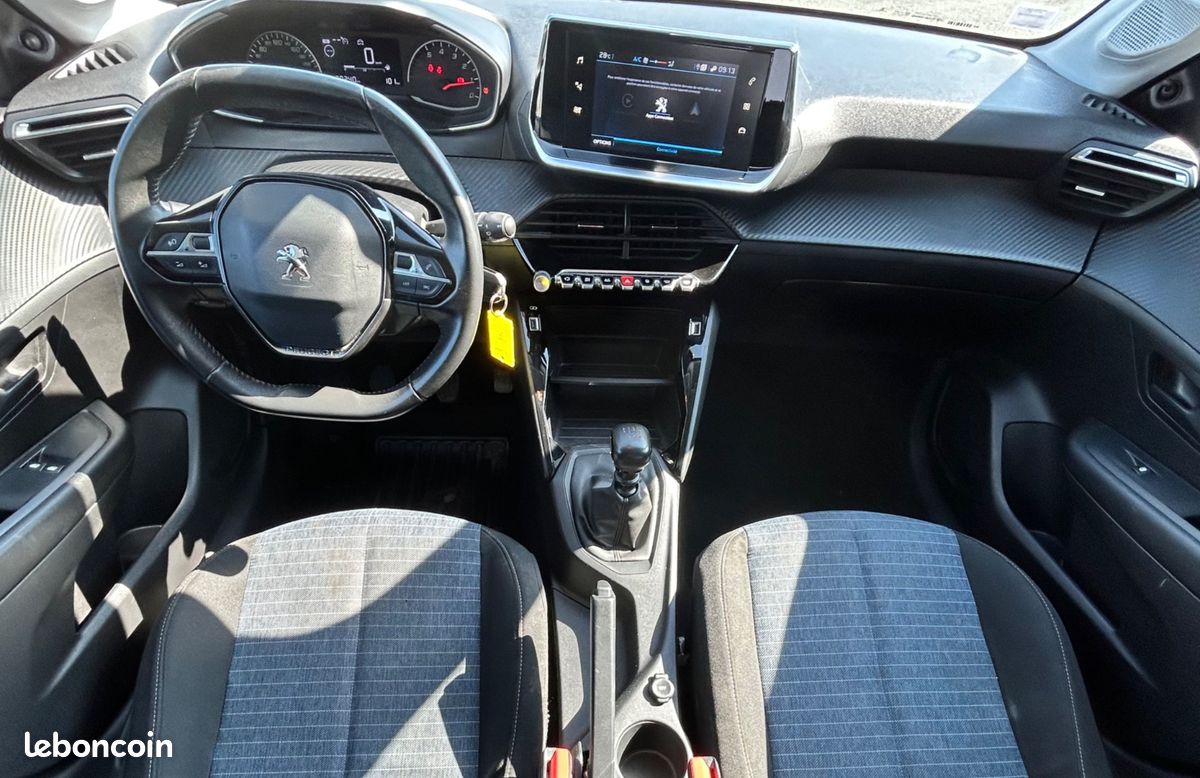 PEUGEOT 208 SOCIETE 1.5 BLUEHDI BVM6 100CH 7275HT CARPLAY - ENTRETIEN COMPLET PEUGEOT -REGULATEUR DE VITESSe (image 3)