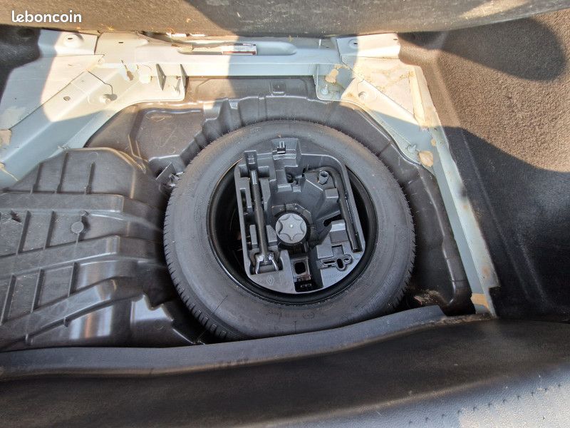 Renault MEGANE IV 1.2 TCE 130CH ENERGY LIMITED (image 13)