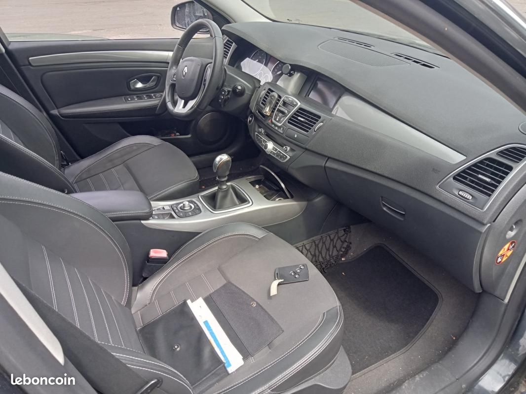 Renault Laguna 1.5 dCi 110 FAP eco2 Black Edition (image 5)