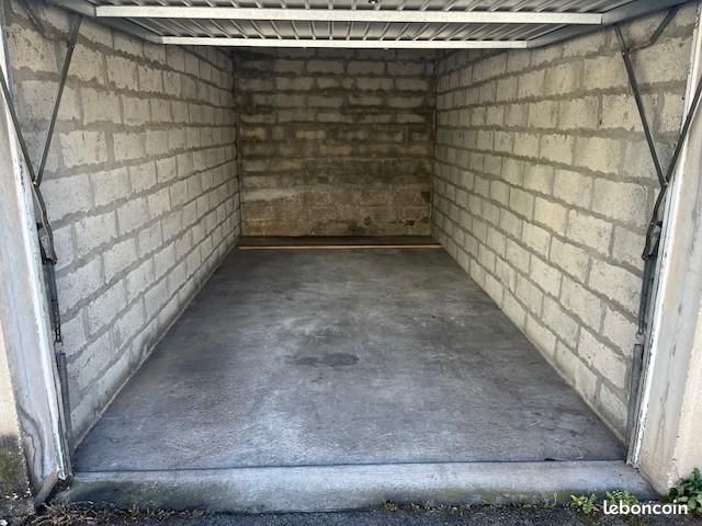 Garage Villeurbanne · 75 €/mois