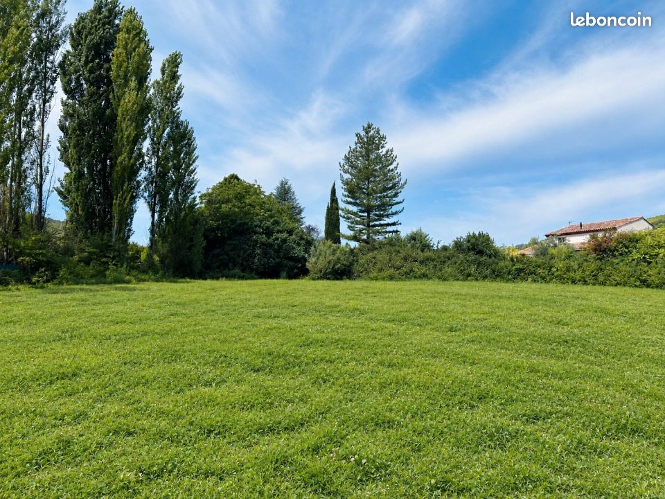 Terrain 832 m² · à Draguignan · 112 000 €