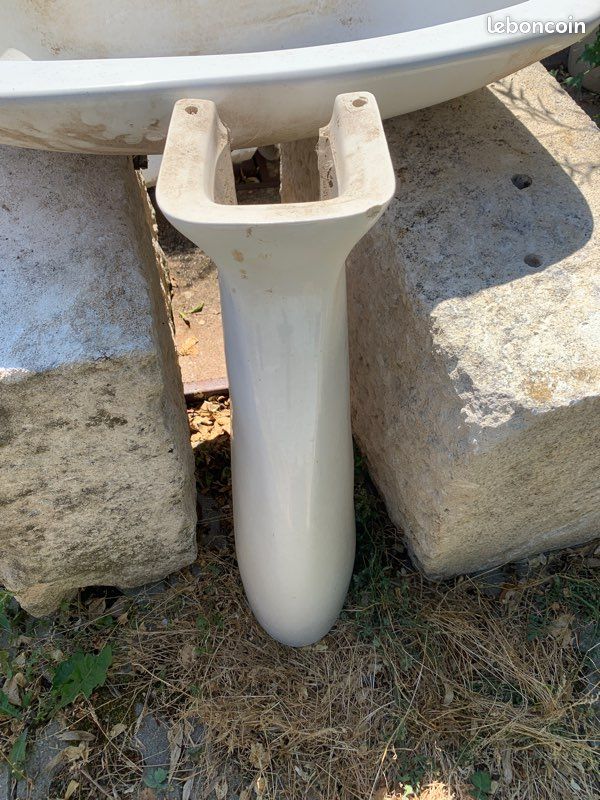 Lavabo en faïence sur colonne (image 3)