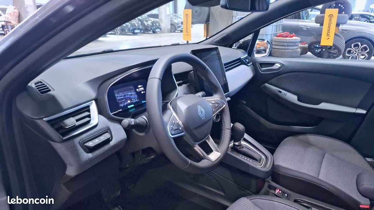 Renault clio e tech full hybrid 145 ch gsr2 techno (image 11)