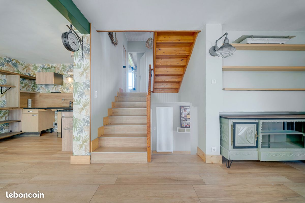 Maison 6 pièces 141 m² · à Miserey-Salines · 141 m² · 390 000 €