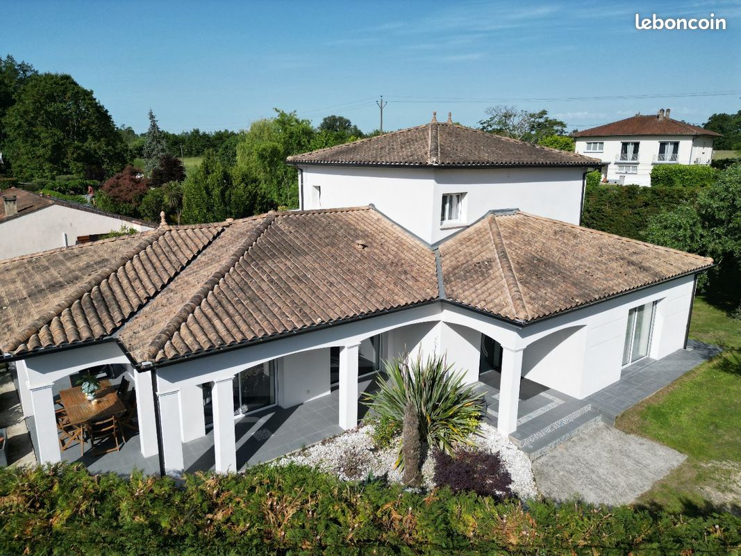 Maison 8 pièces 205 m² · à Galgon · 205 m² · 399 000 €