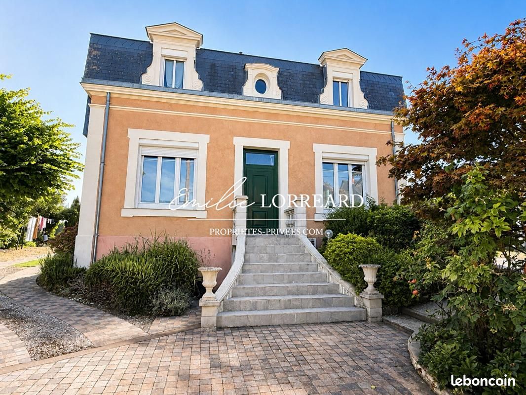 Maison 6 pièces 146 m² · à La Suze-sur-Sarthe · 146 m² · 420 000 €