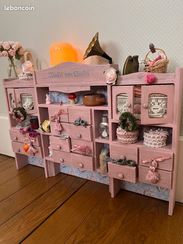 Armoire De Poupée Industrielle – Tôle Laquée Rose, Années 1950, France, Occasion