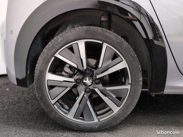Peugeot 208 GT PureTech 100 S&S EAT8 (image 3)