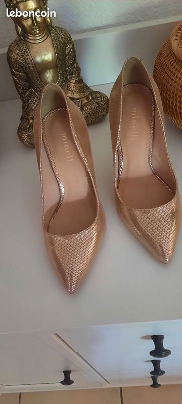 Escarpins Keysa Chaussures DorÃ©es Minelli Cesare Paciotti