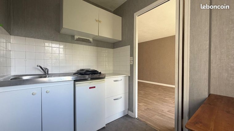 Studio 1 pièce 28 m² — 3