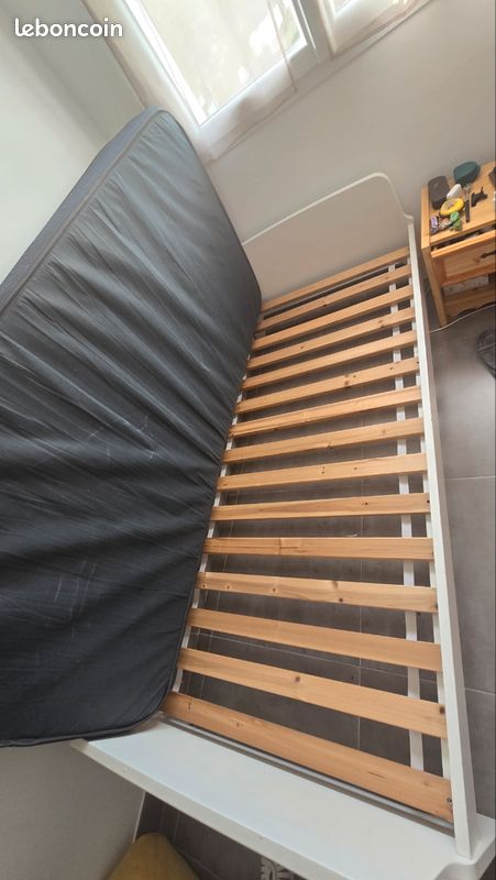Lit avec sommier et matelas (image 3)