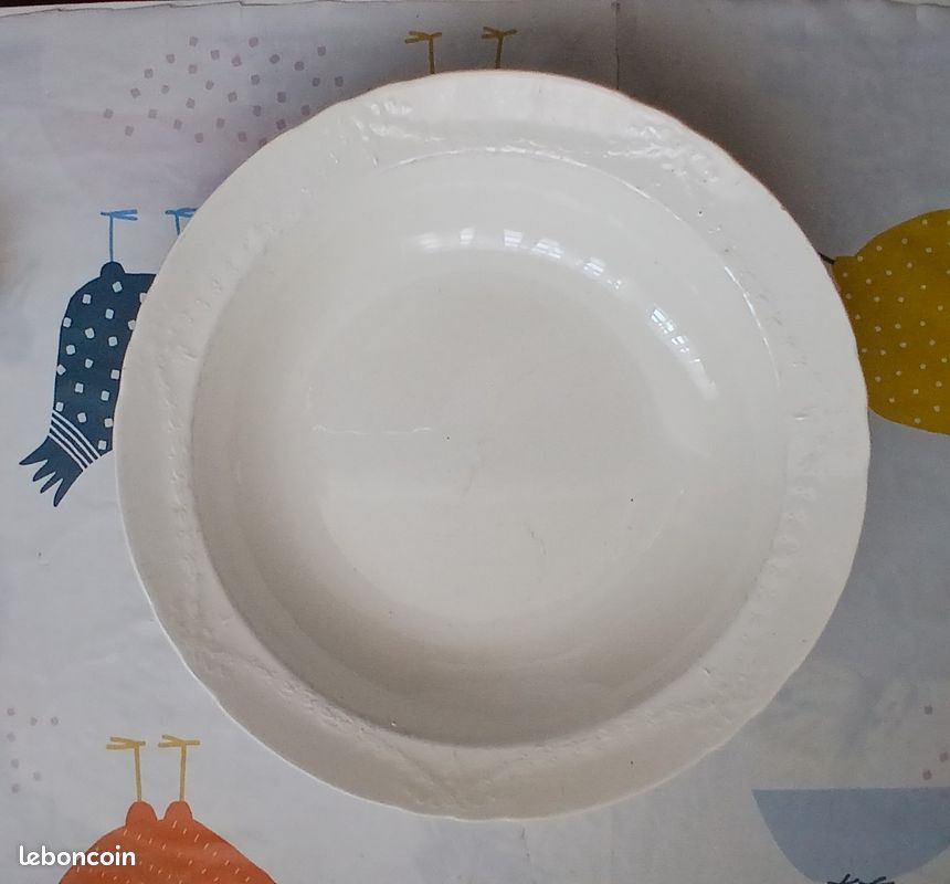 Plat creux ancien (image 1)