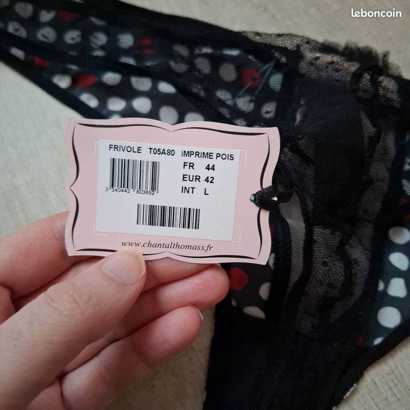 CHANTAL THOMASS TANGA Taille 40 Modele Singulier Ref T03A80 EUR 39,90 - FR CHANTAL THOMASS TANGA Taille 40 Modele Singulier Ref T03A80 EUR 39,90 - FR