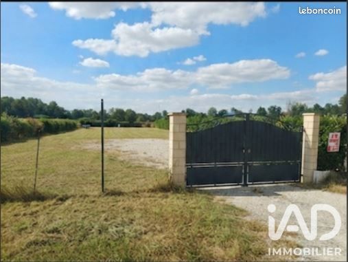 Terrain 1558 m² · à Jaulnes · 1 558 m² · 70 000 €