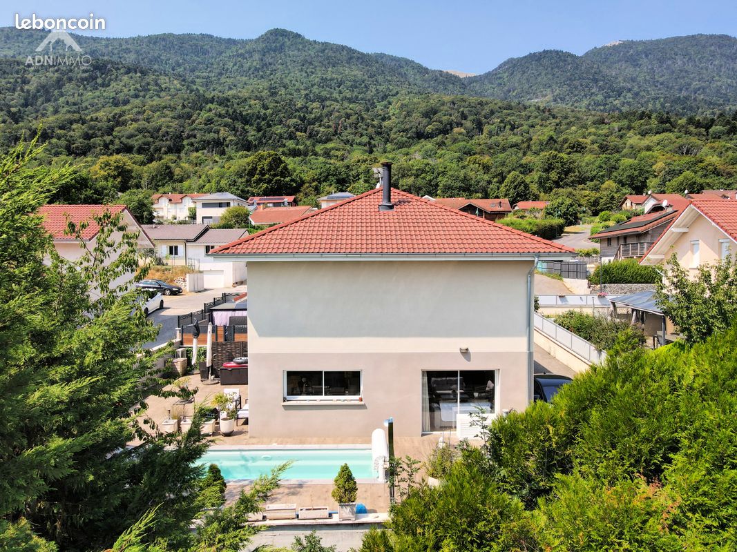 Maison 5 pièces 134 m² · à Collonges · 134 m² · 618 000 €