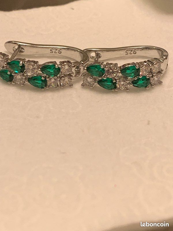 Lot de bijoux en argent et émeraude (image 6)