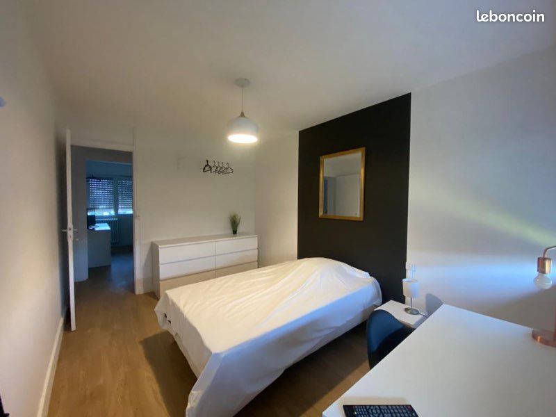 Appartement 4 pièces 75 m² · à Angers · 75 m² · 450 €