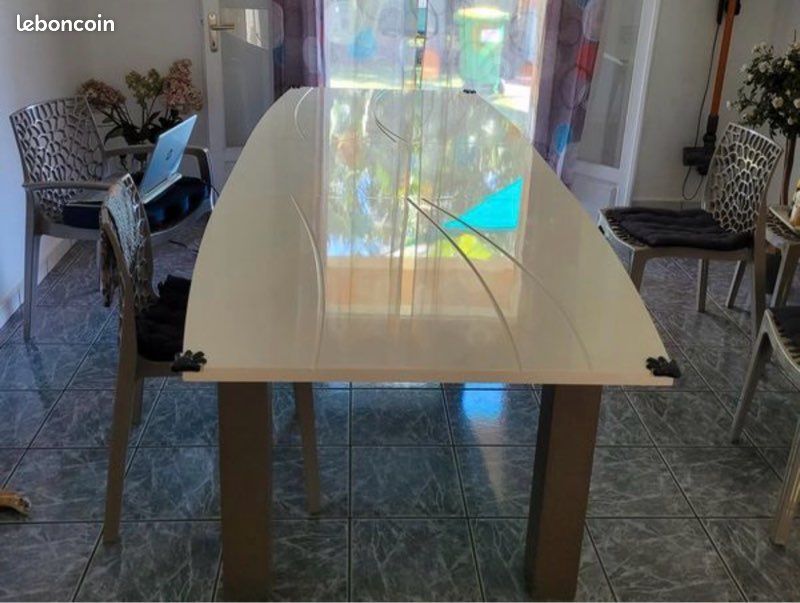 Table à manger et chaise (image 2)