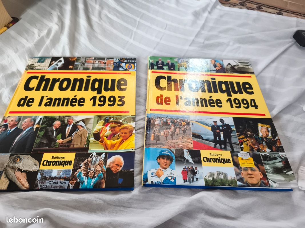 Lot de deux livres Chronique de l' année 1993 et 1994 (image 1)