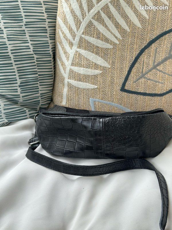 Sac bandoulière cuir et daim effet croco noir Vera Pelle – fabriqué en Italie (image 9)