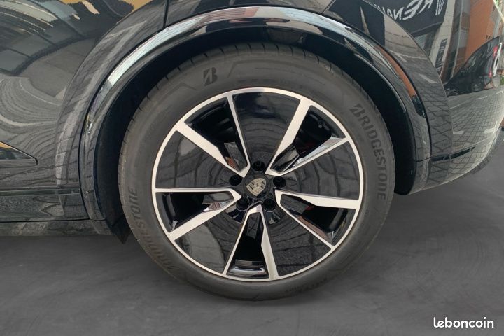 PORSCHE MACAN TURBO 639CV Garantie 12 mois Pack chrono toit ouvrant premiere main (image 16)