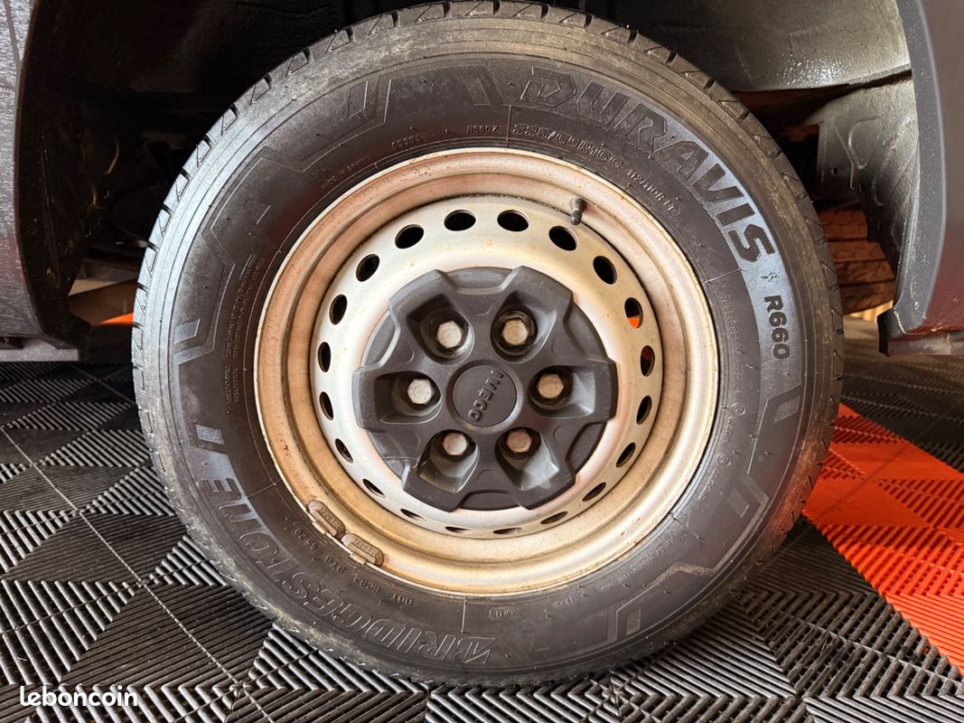 Iveco daily vu 35s16 2.3 156ch h2 hi-matic tva recuperable (image 17)