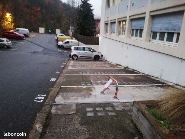 https://img.leboncoin.fr/api/v1/lbcpb1/images/cb/f7/f1/cbf7f131a5fddacdd775eb187fdb6e25bbb3518c.jpg?rule=ad-image