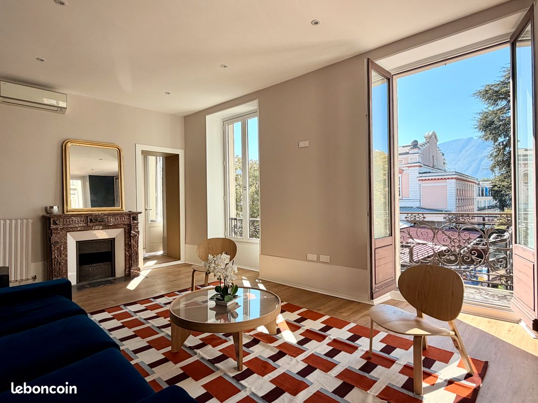 Appartement 5 pièces 130 m² · à Aix-les-Bains · 130 m² · 2 100 €/mois