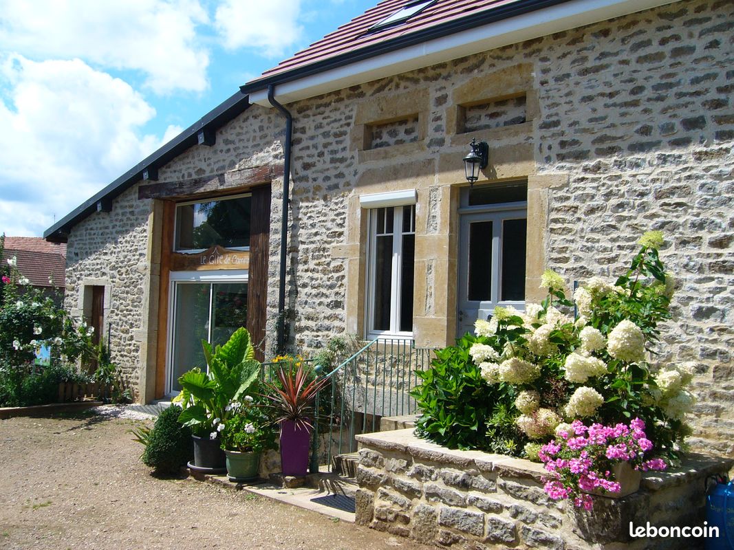 Maison 5 pièces 120 m² · à Sussey · 120 m² · 796 €