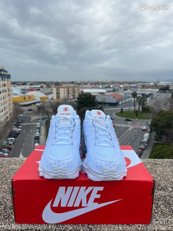 Chaussure Nike Shox T/L Blanc (image 5)