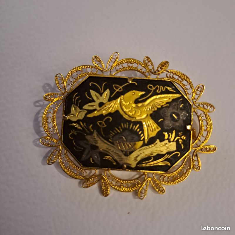 Broche Vintage Or De Tolède Femme à L'ombrelle - Couleurs Or, Argent, Vert, Noir - Occasion